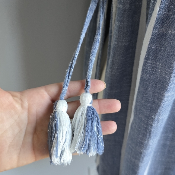 Free People, Obi Posey Smocked Chambray Blue Striped Tassel Top Size Medium - Picture 6 of 11